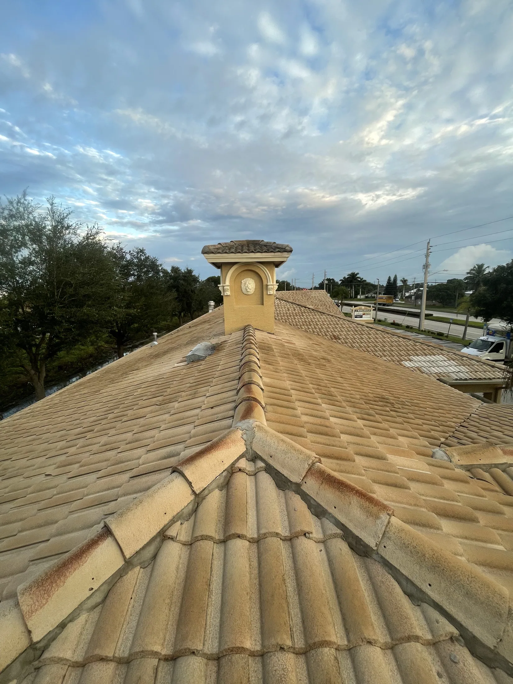 Overview of a cleaned tan roof ridge